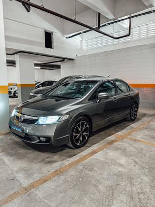 HONDA CIVIC 1.8 LXS 16V FLEX 4P AUTOMÁTICO HONDA CIVIC 1.8 LXS 16V FLEX 4P AUTOMÁTICO